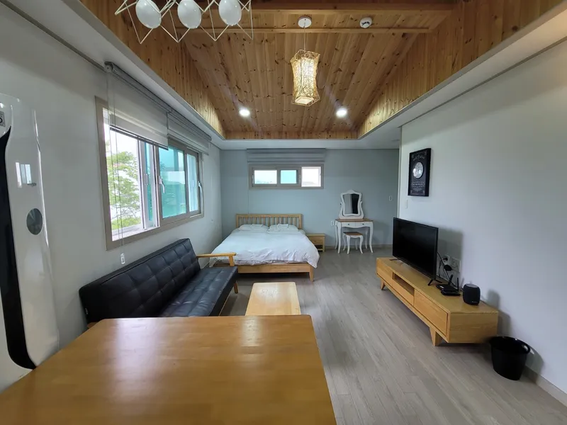 [Gujwa, Jeju] #Beautiful 2-story detached house with stone wall and lawn garden (Hydrangea) 15
