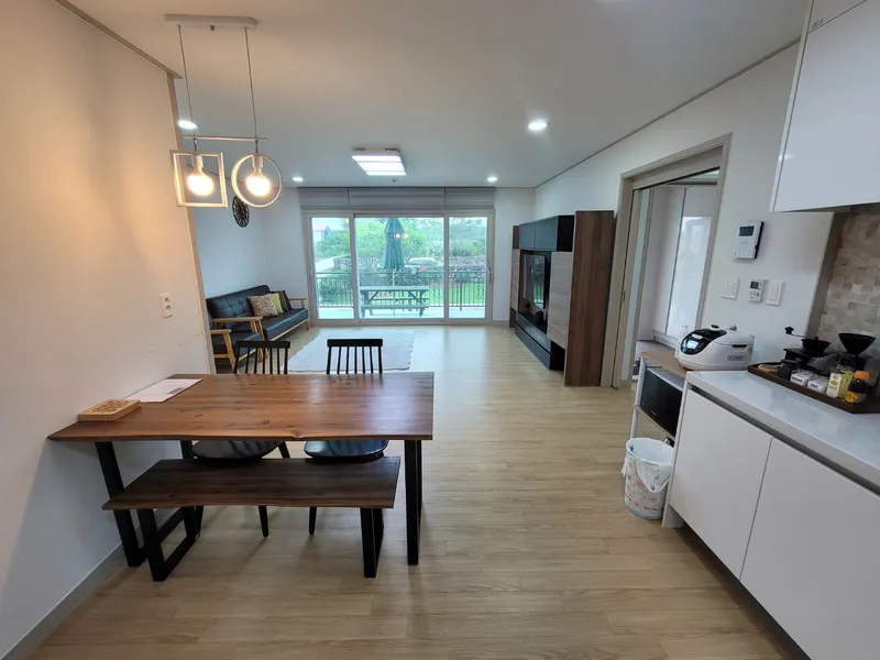 [Gujwa, Jeju] A detached house with a large stone wall and yard (Rosemary) 27