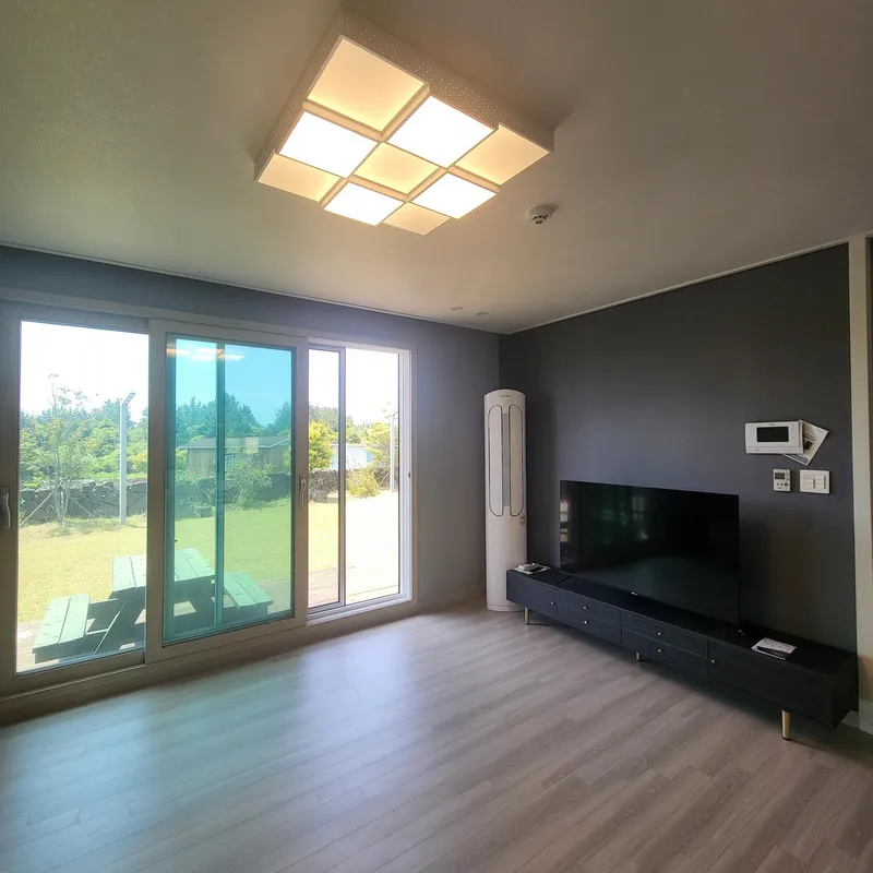 [Pyoseon, Seogwipo] Clean and quiet single-story house with a large garden/27 pyeong/100 pyeong of land 4