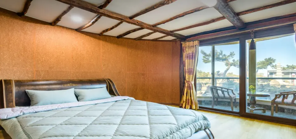 Jeju Gujwa ocean view & seaside & walkable Rental cottage 1BR & sleeps 2 Ocean View One-Room Yellow Clay Room 102 No Deposit Utilities Included Cover Photo