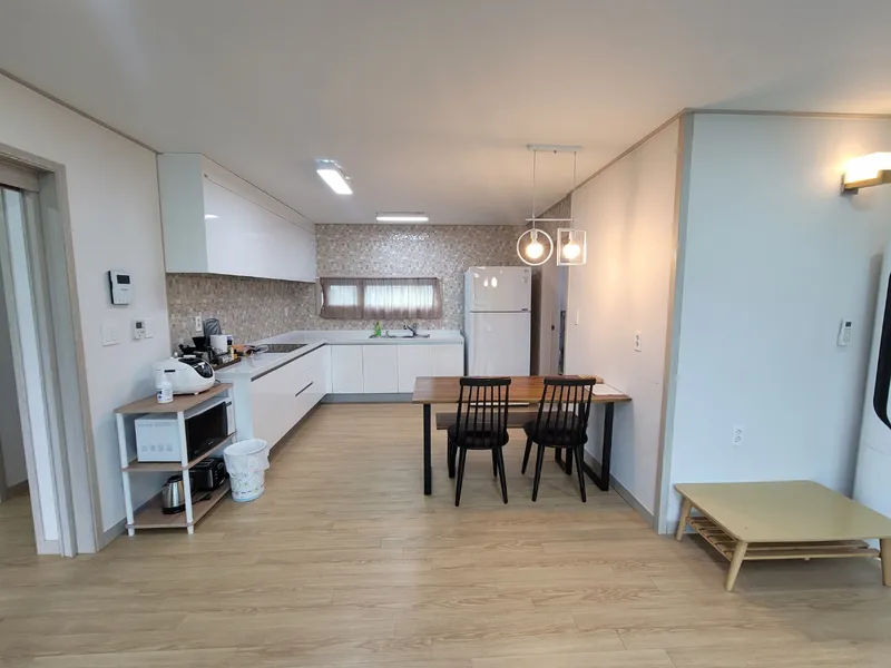 [Gujwa, Jeju] A detached house with a large stone wall and yard (Rosemary) 25