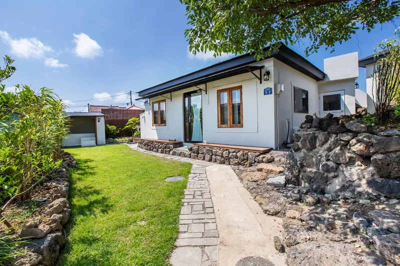 [Jocheon, Jeju] Neat, newly built detached two-room house with a yard_Lower unit #JejuStoneWall 38