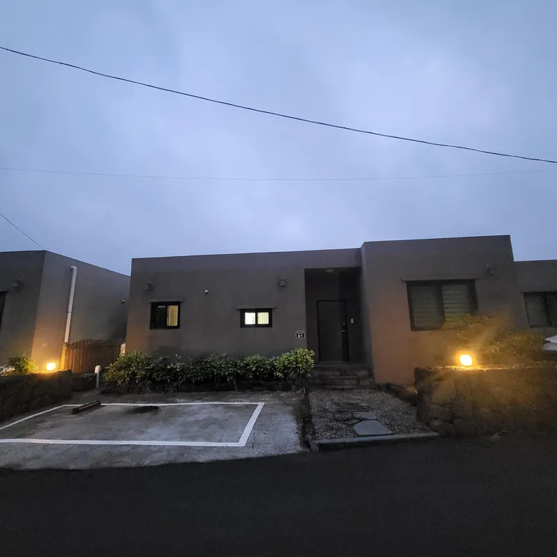 [Pyoseon, Seogwipo] Clean and quiet single-story house with a large garden/27 pyeong/100 pyeong of land 25