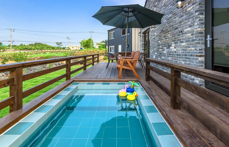 [Jocheon, Jeju][Jeju Hamdeok] Ocean view detached one-room duplex with private swimming pool, 2 buildings 35