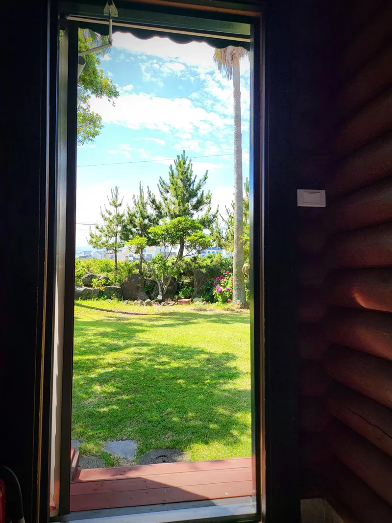 [제주 애월] 1.나무향 가득한 통나무집 #애견동반가능 #목공방체험 8