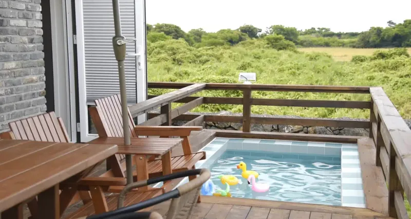 [Jocheon, Jeju][Jeju Hamdeok] Ocean view detached one-room duplex with private swimming pool, 2 buildings 3
