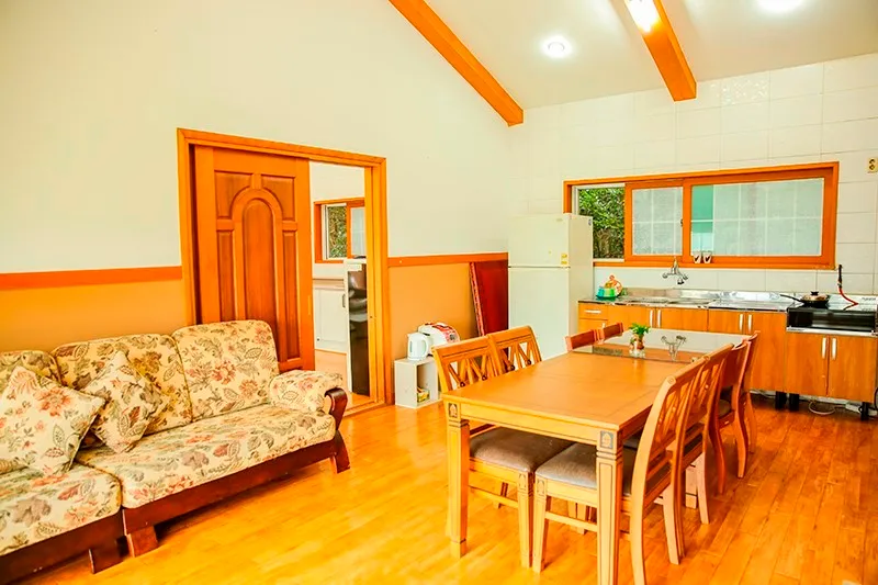 [Seohong-dong, Seogwipo] A large family unit with a large lawn 4