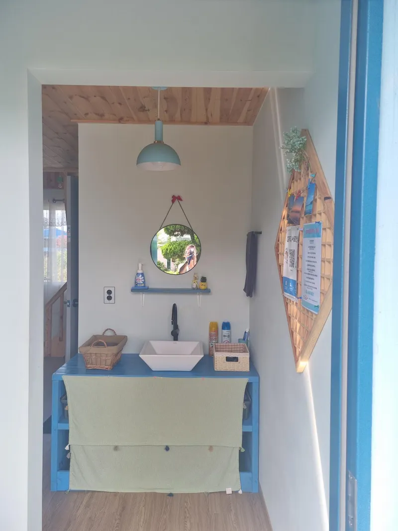 [Gujwa, Jeju] European-style accommodation, pet-friendly one-room duplex Blue Jeju #Large dogs allowed 15