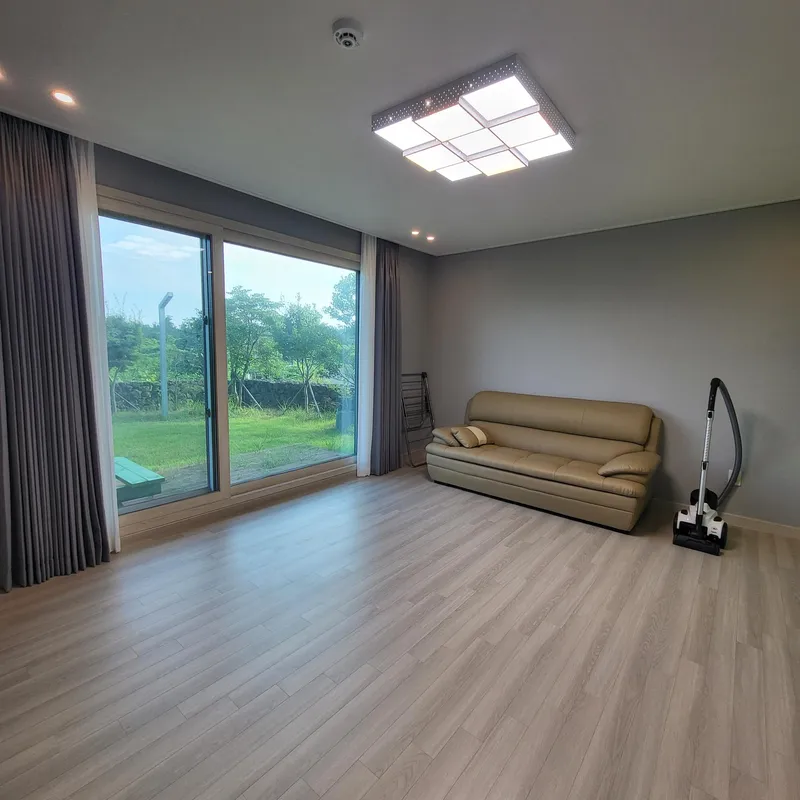 [Pyoseon, Seogwipo] Clean and quiet single-story house with a large garden / 27 pyeong / Land 100 pyeong2 5