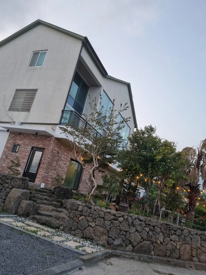[서귀포 토평동] 잔디마당이 있는 푸른 정원의 인스타감성 주택 B동 17