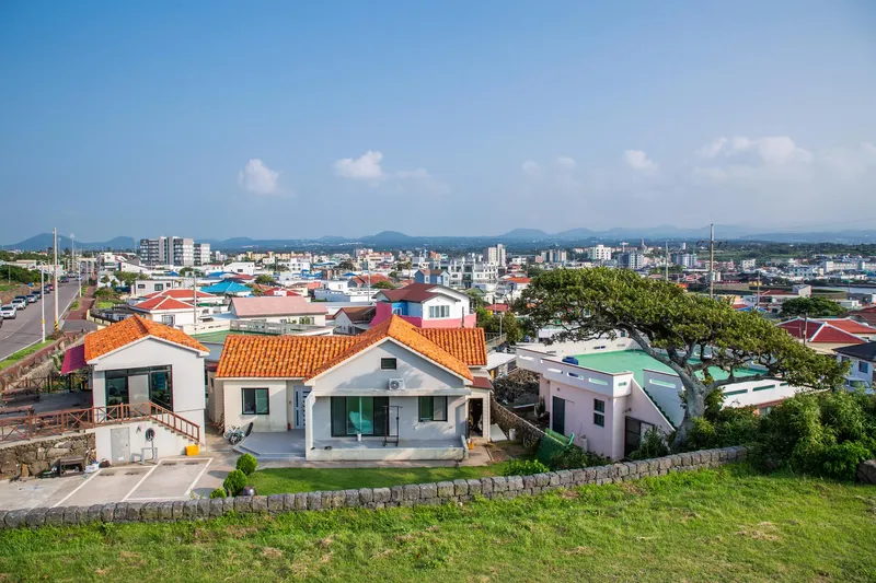 [제주 조천] 조천 제주돌담깔끔하고 잔디마당있는 독채투룸 _위채 35