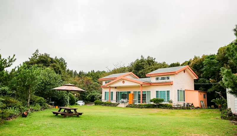 [Seohong-dong, Seogwipo] A large family unit with a large lawn 3