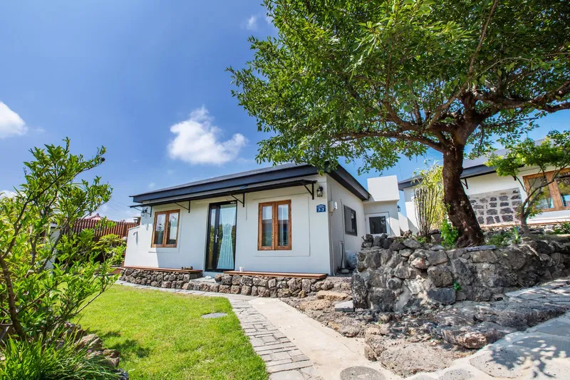 [Jocheon, Jeju] Neat, newly built detached two-room house with a yard_Lower unit #JejuStoneWall 37