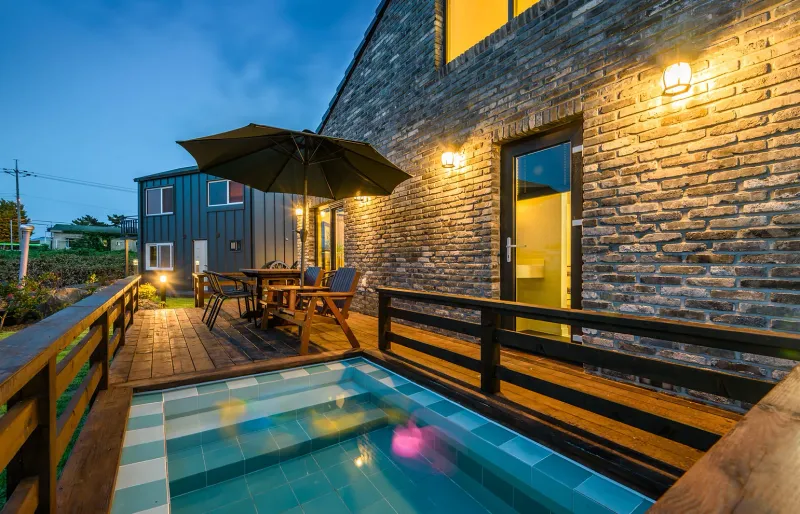 [Jocheon, Jeju][Jeju Hamdeok] Ocean view detached one-room duplex with private swimming pool, 2 buildings 15