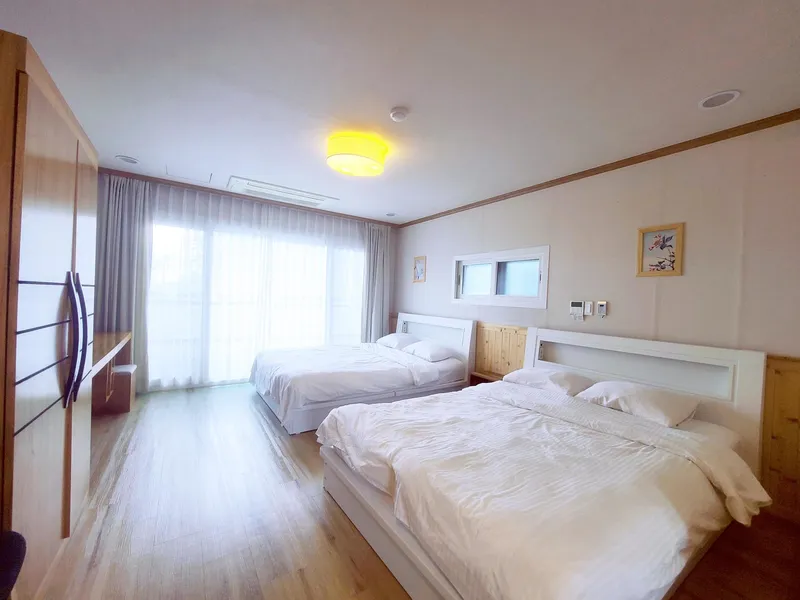 [Hogeun-dong, Seogwipo] Resort (Superior Twin Ocean View 4 people) 2 Queen Beds 7