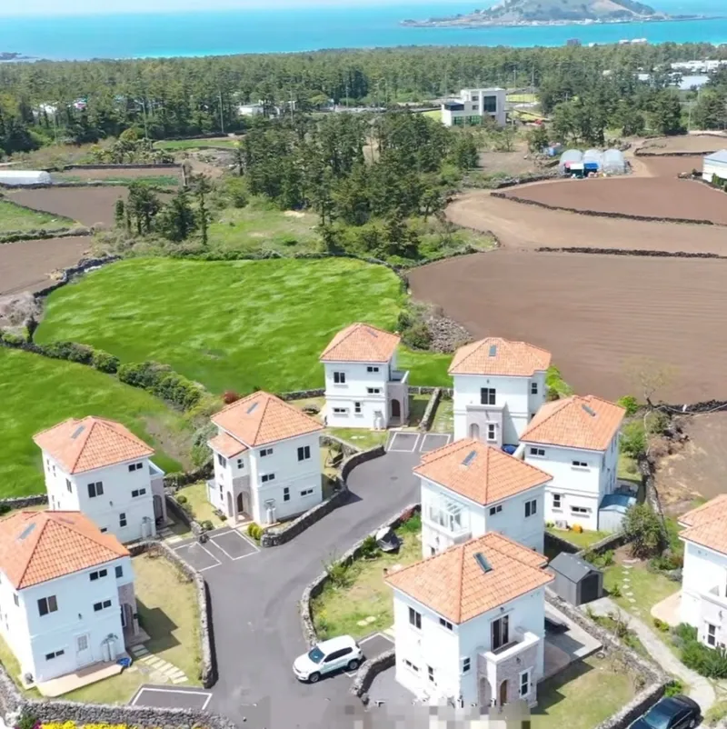 [제주 한림][제주 협재] 키즈룸이 있는 마당 넓은 독채 타운하우스 39