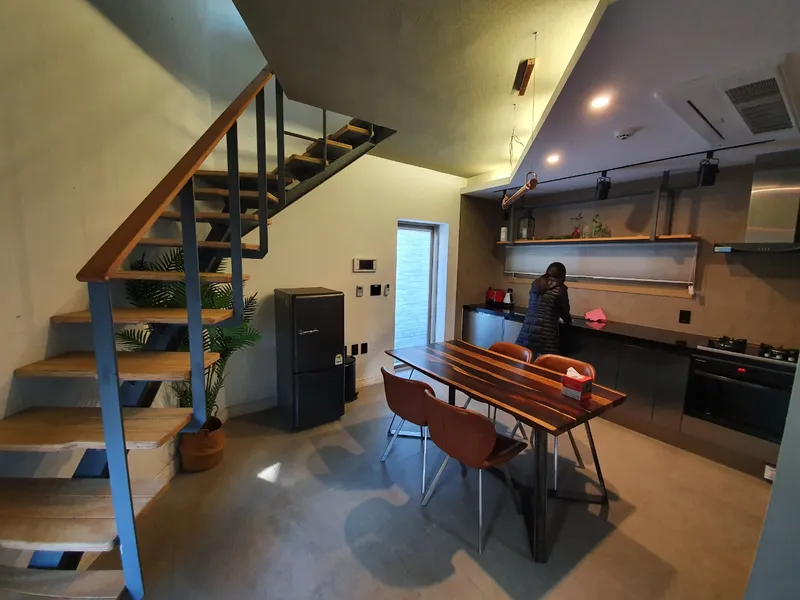 [Aewol, Jeju] Ocean view coastal cliff front 4-story independent emotional accommodation 2 buildings 7