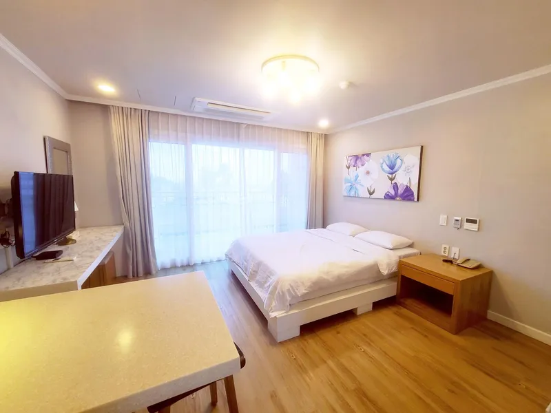 [Hogeun-dong, Seogwipo] Resort near downtown (Deluxe Double Ocean View for 2) High Floor C 5