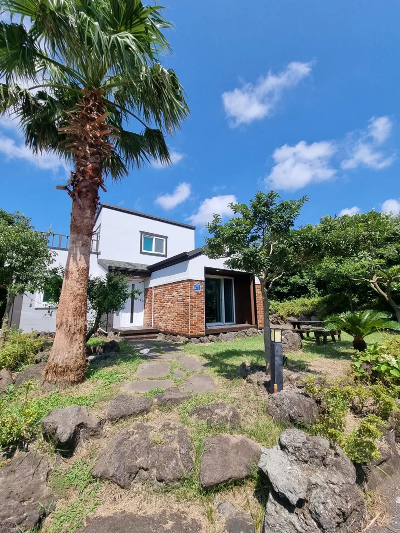 [Gujwa, Jeju] A two-room independent house with a fragrant emotional stay in Bijarim #private garden 28