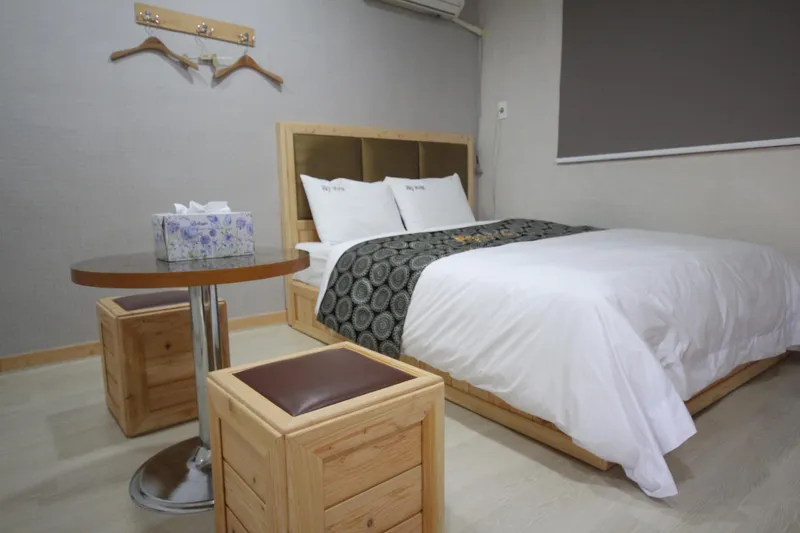 [경남 하동] 지리산이 보이는 화개장터부근 펜션 침대룸 B 2