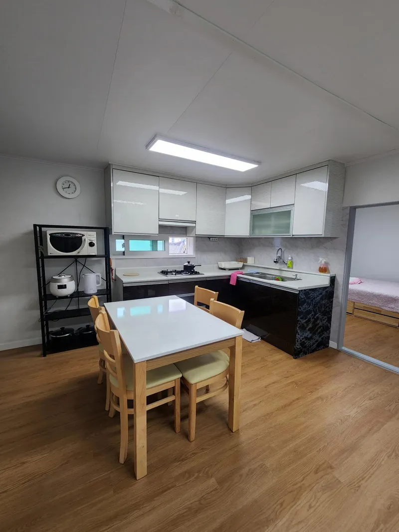 [Sokcho] Affordable three-room accommodation located below the lighthouse observatory 10