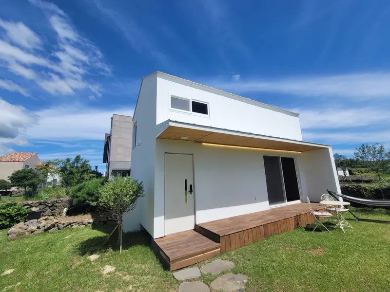 [Gujwa, Jeju] Madang #Low utility bills #3 people #New construction #Instagrammable #Duplex one room #No kids 17