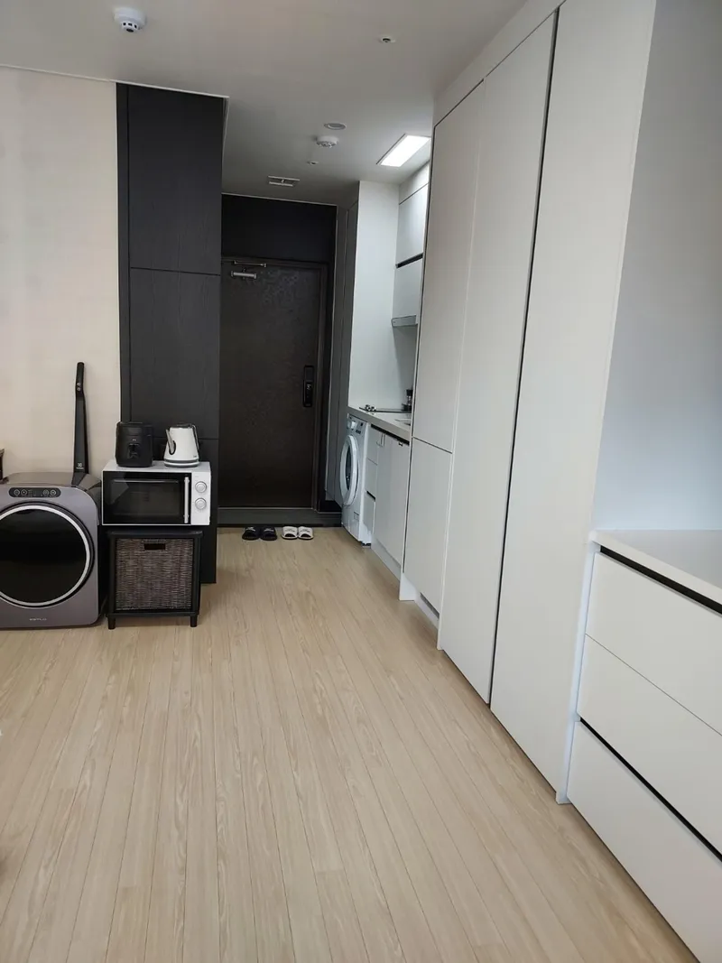 [Yeon-dong, Jeju] Near the airport ★ Beam projector, computer, dryer, coffee machine ★ Utilities included 13