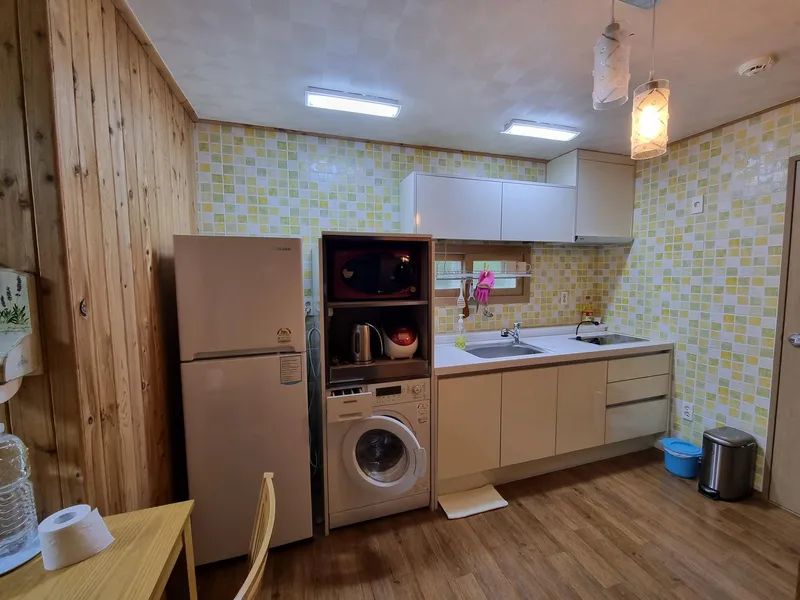 [제주 조천] 숲속의 힐링 숙소 교래삼다수마을에 위치한 분리형원룸 펜션 5