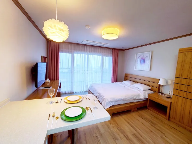 [Hogeun-dong, Seogwipo] Resort near downtown (Deluxe Double Ocean View for 2) High Floor C 16