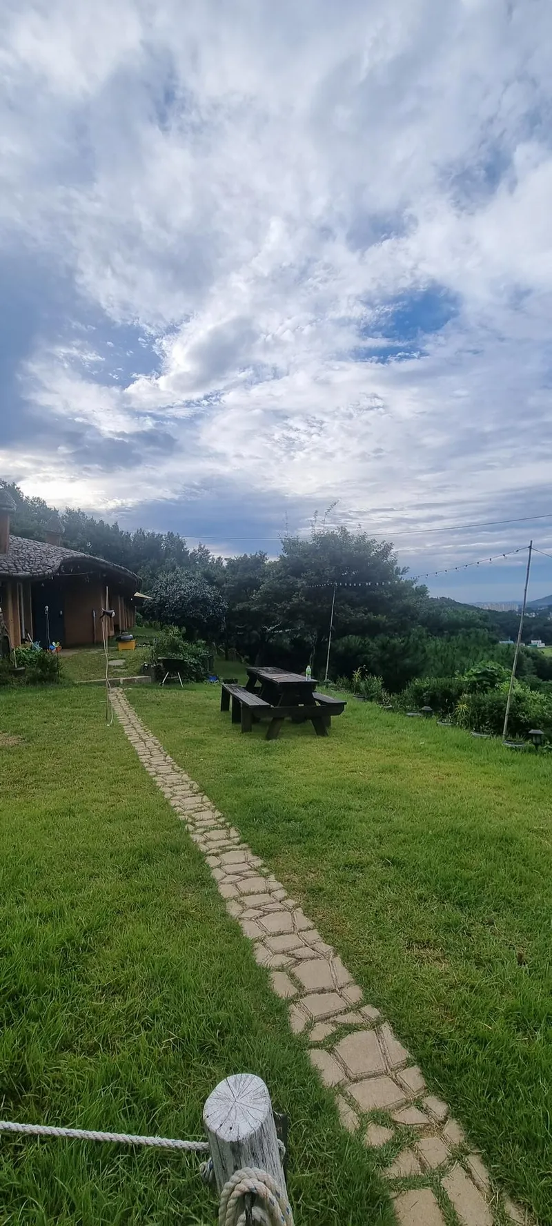 [충남 서산] 반려견과 시골 라이프를 즐길 수 있는 현대식 황토 주택 2