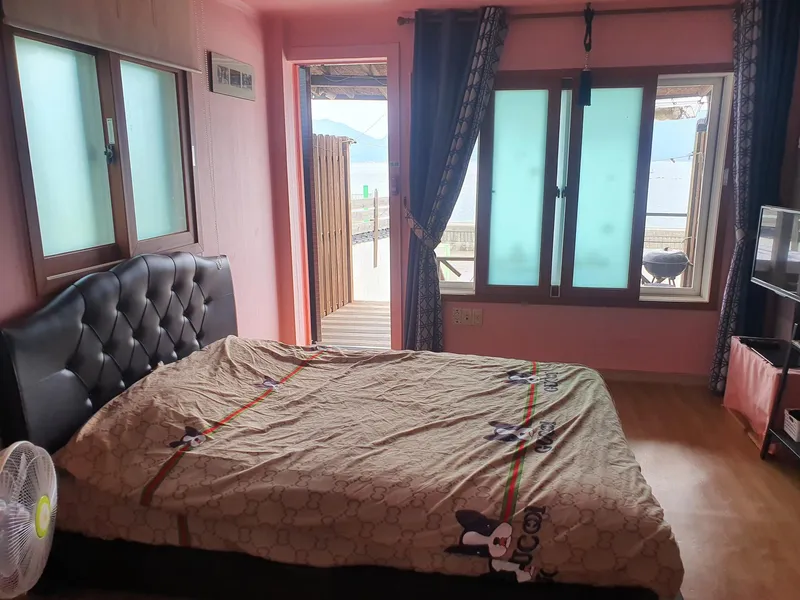 [Namhae] Ocean view one-room stay A right in front of Namhae Wolpo Beach 7