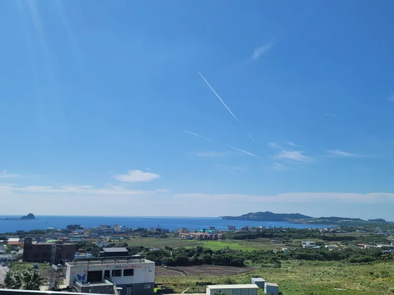 [Andeok, Seogwipo] The ultimate ocean view! Sanbangsan Mountain and the ocean at a glance! Stylish rooftop duplex house 26