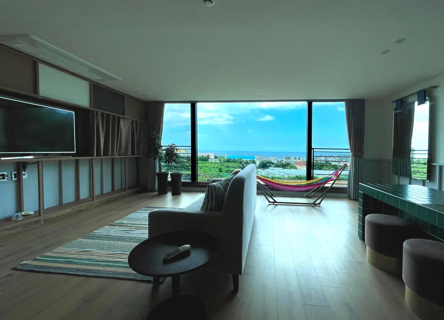 Jeju Aewol ocean view & with a yard & stone wall Entire House 2BR & sleeps 4 A two-room independent townhouse with a panoramic ocean view Cover Photo