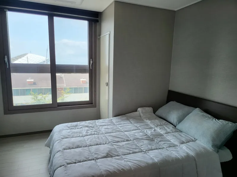 [Beophwan-dong, Seogwipo] Newly built, fully-furnished, ocean view, separate one-room (cooking available) residence in Seogwipo city 4