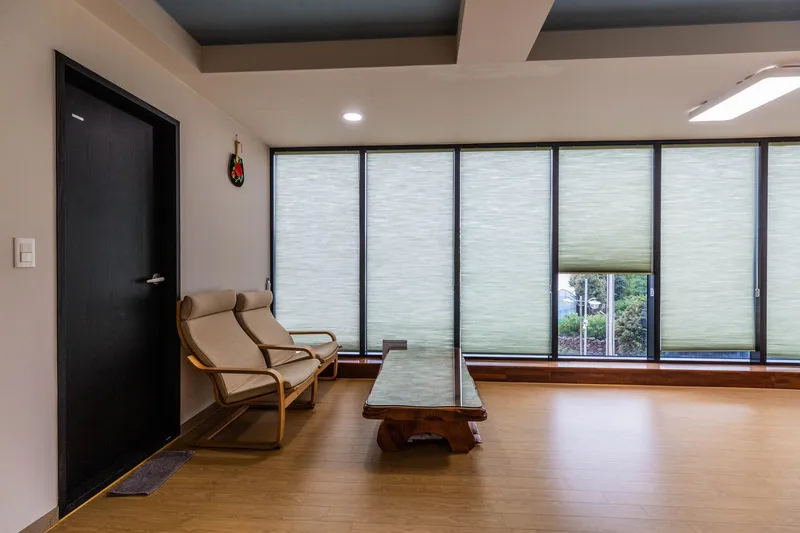 [Namwon, Seogwipo] 204, 2nd floor, wide window, cool view, 6 pyeong party room, Hanok style 40