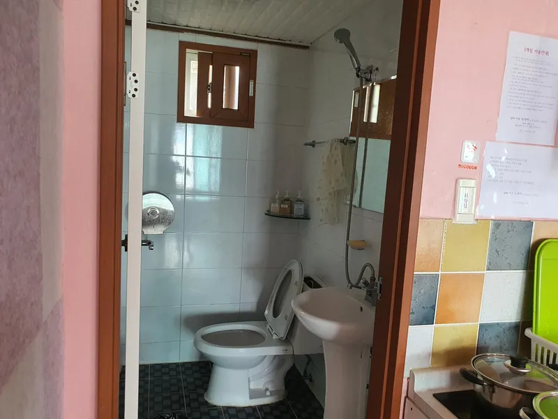 [Namhae] Ocean view one-room stay A right in front of Namhae Wolpo Beach 3