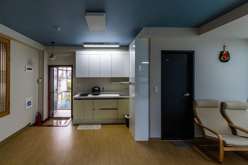 [Namwon, Seogwipo] 204, 2nd floor, wide window, cool view, 6 pyeong party room, Hanok style 44