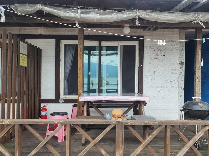 [Namhae] Ocean view one-room stay A right in front of Namhae Wolpo Beach 10