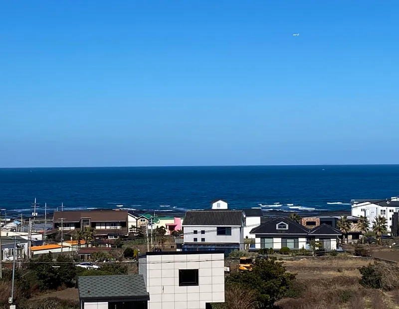 [제주 조천] #오션뷰 #카페분위기# 빛과 그림자가 머무는 아름다운집 41