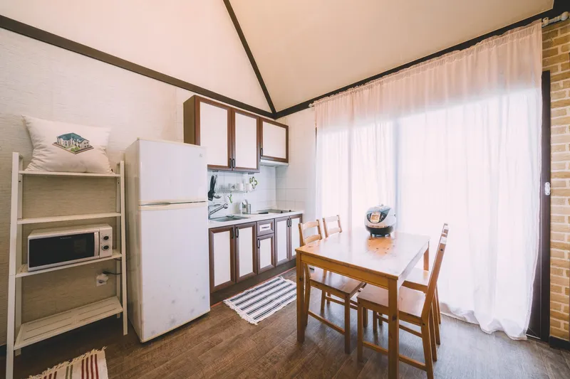 [Seongsan, Seogwipo] 1 minute walk to the sea, lawn, duplex B with large desk 11