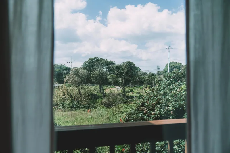 [Seongsan, Seogwipo] 1 minute walk to the sea, lawn, duplex B with large desk 14