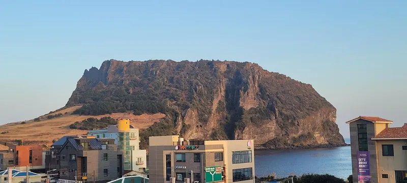 [Seongsan, Seogwipo] Spacious duplex / Panoramic view of Seongsan Ilchulbong and the sea / 34