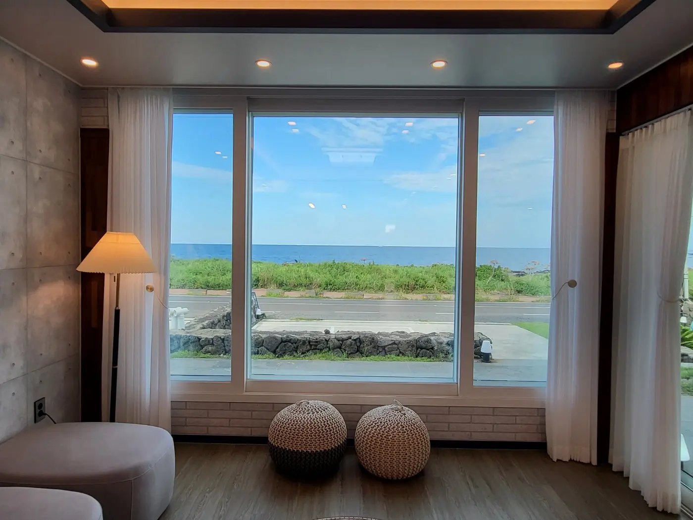 Jeju Gujwa ocean view & seaside & with a yard House 2BR & sleeps 6 A beautiful accommodation with a backyard of a lovely field wall and a view of Hallasan Mountain in front of Hadoba Beach Cover Photo