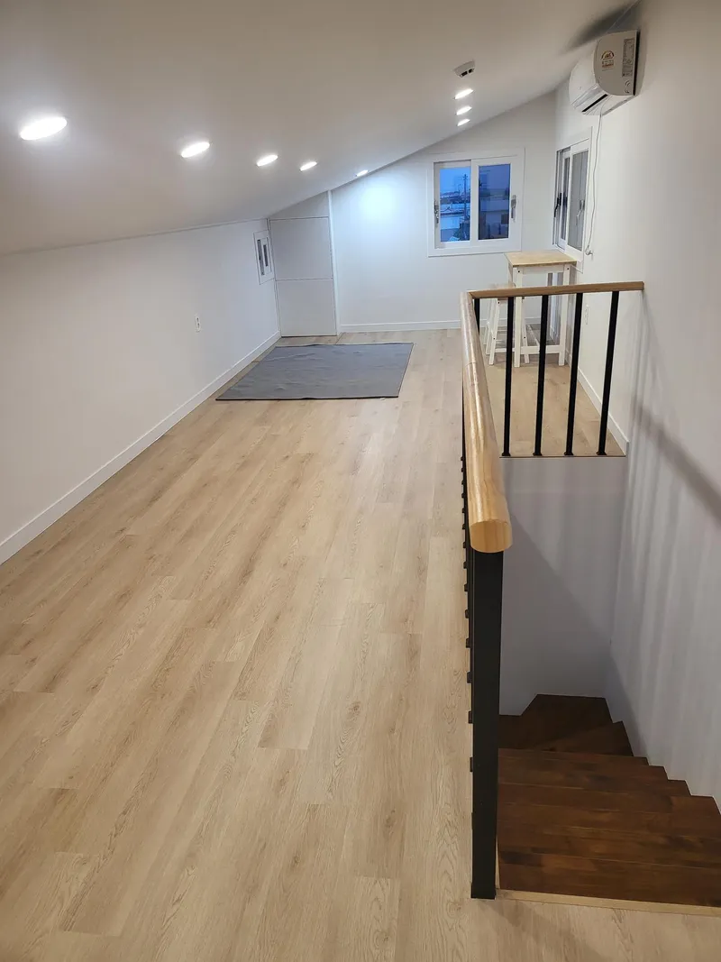 [Seongsan, Seogwipo] Stone wall, grass yard, independent house, two rooms + attic / living area is marked 28