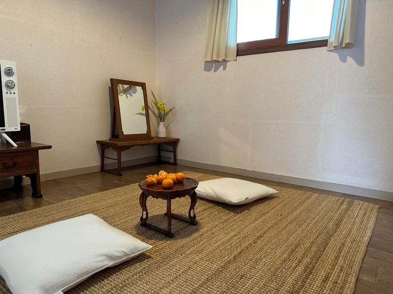 [Hangyeong, Jeju] A well-lit, emotional, and independent house near Panpo Port that also shares a hanok annex 56