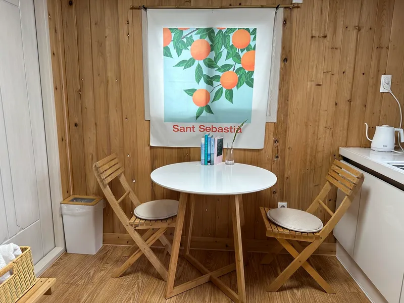 [Hangyeong, Jeju] A well-lit, emotional, and independent house near Panpo Port that also shares a hanok annex 53