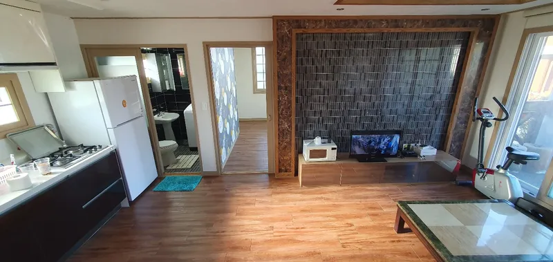 [Andeok, Seogwipo] Two-story detached house near Seogwang-ri Mythological History Park 2