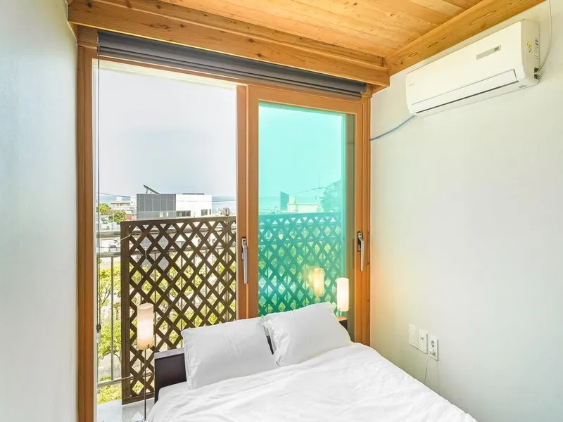 [Gijang, Busan] Ocean view modern hanok pension, 3rd floor, room 302, within 10 minutes walk from Songjeong Beach 2