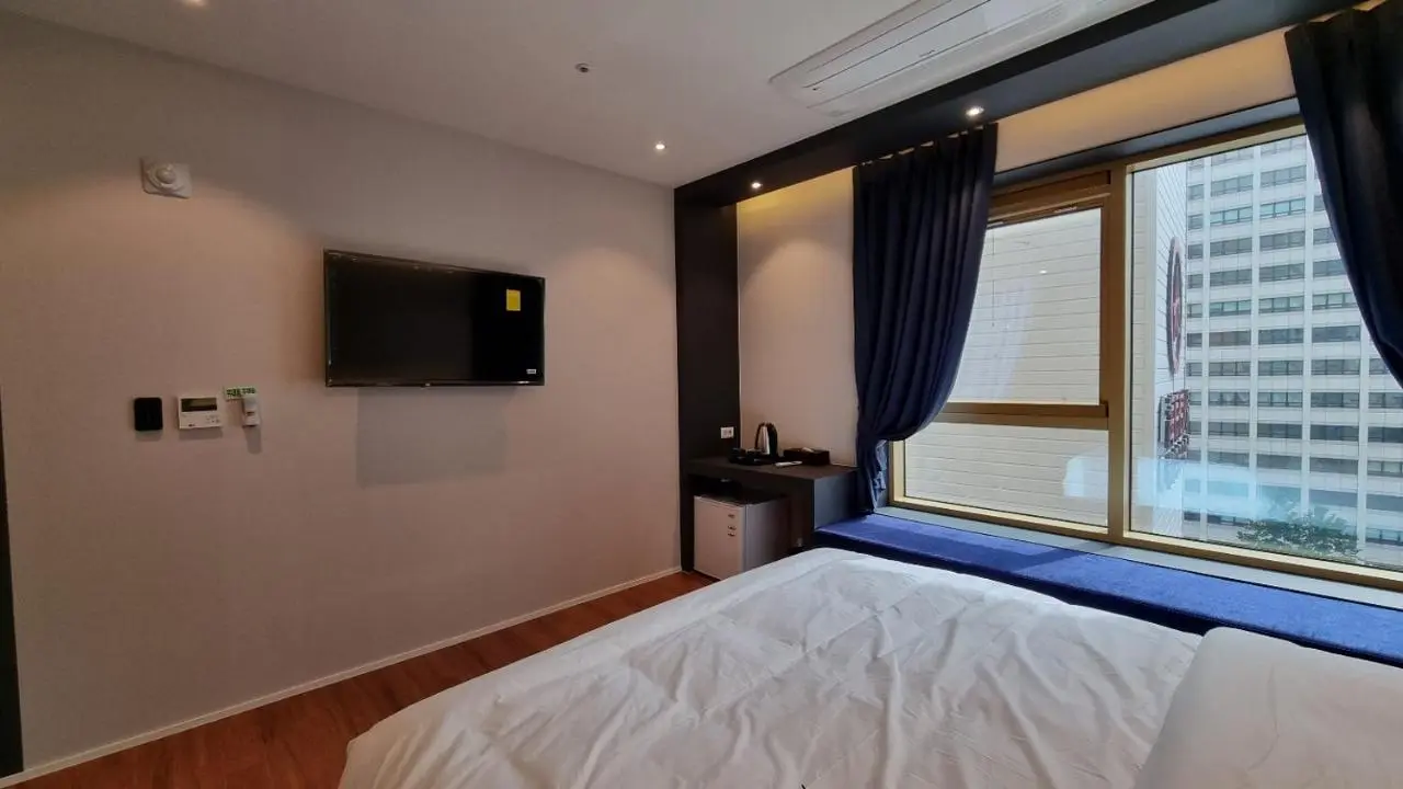 Busan walkable Hotel 1BR & sleeps 2 Newly built hotel right in front of Busan Station Exit 1 Standard Double A Cover Photo