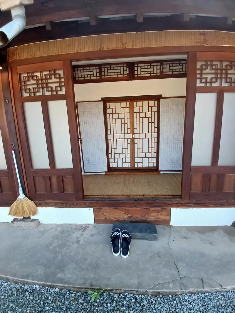[충남 공주] 계룡산뷰#넓은 잔디마당 #투룸 독채#시골 감성#촌캉스 2